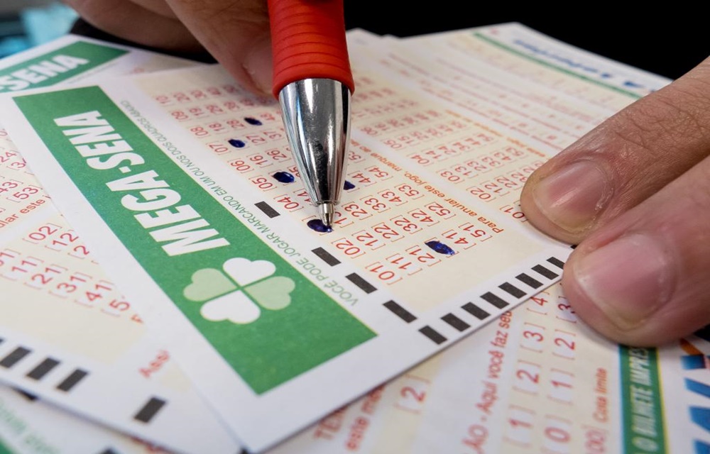 Ir para  <p>Ningu&eacute;m acertou as seis dezenas do concurso 1.882 da Mega-Sena, realizado na noite deste s&aacute;bado (3)&nbsp; em&nbsp;<a...
